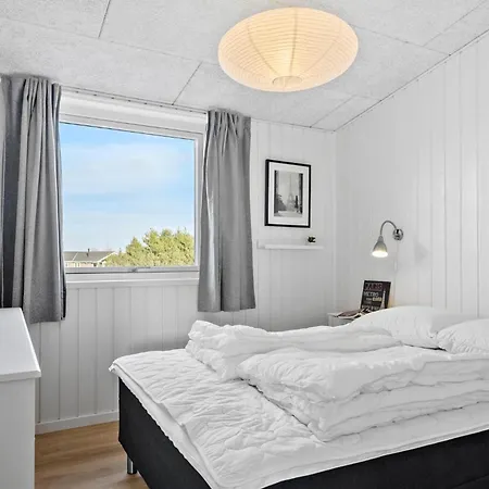 5 Bedroom Beautiful In