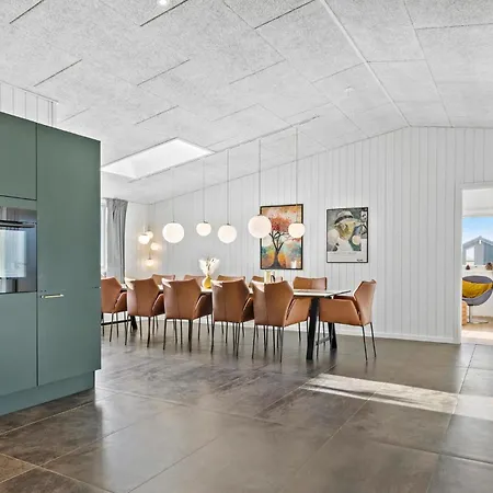 5 Bedroom Beautiful In Дом отдыха Хадерслев