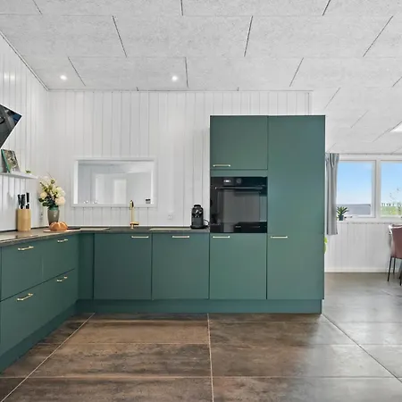 Hébergement de vacances 5 Bedroom Beautiful In