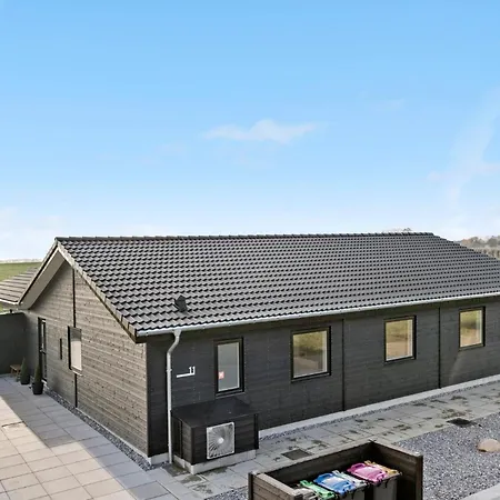 5 Bedroom Beautiful In