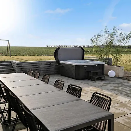 Holiday home 5 Bedroom Beautiful In