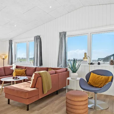 Дом отдыха 5 Bedroom Beautiful In *